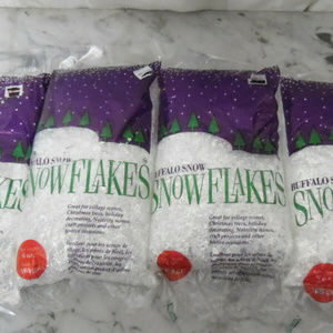 4 bags  total 24oz of Artificial Snow Flakes - 6oz
